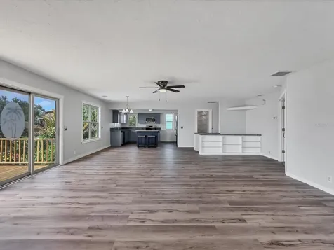 4212 3rd Avenue NE Bradenton FL 34208