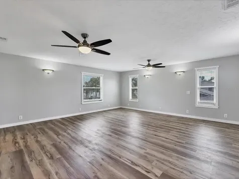 4212 3rd Avenue NE Bradenton FL 34208
