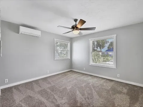 4212 3rd Avenue NE Bradenton FL 34208