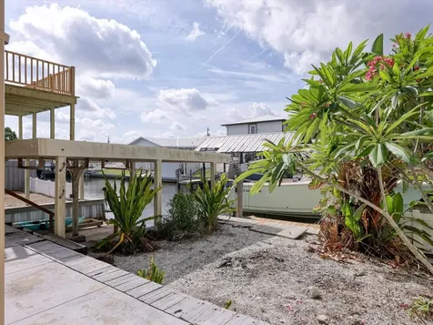 4212 3rd Avenue NE Bradenton FL 34208