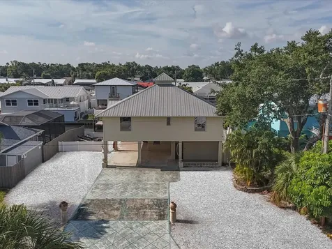 4212 3rd Avenue NE Bradenton FL 34208