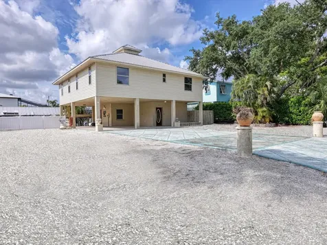 4212 3rd Avenue NE Bradenton FL 34208