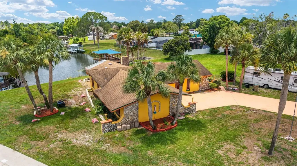 5330 Kings Court Fruitland Park FL 34731