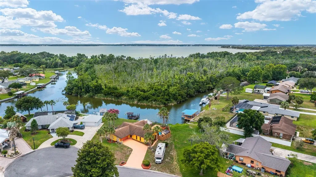 5330 Kings Court Fruitland Park FL 34731