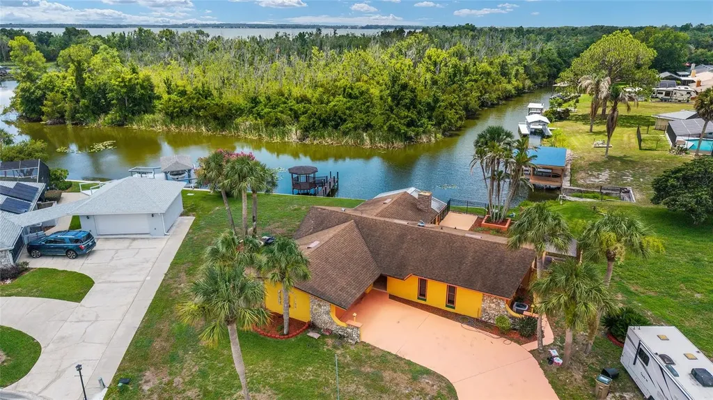 5330 Kings Court Fruitland Park FL 34731