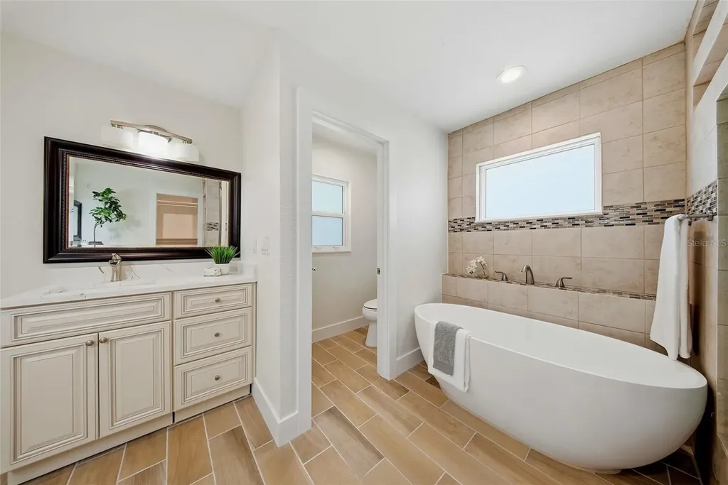 7039 Hibiscus Avenue S South Pasadena FL 33707