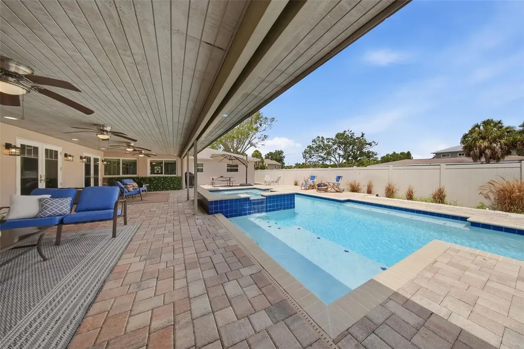7039 Hibiscus Avenue S South Pasadena FL 33707