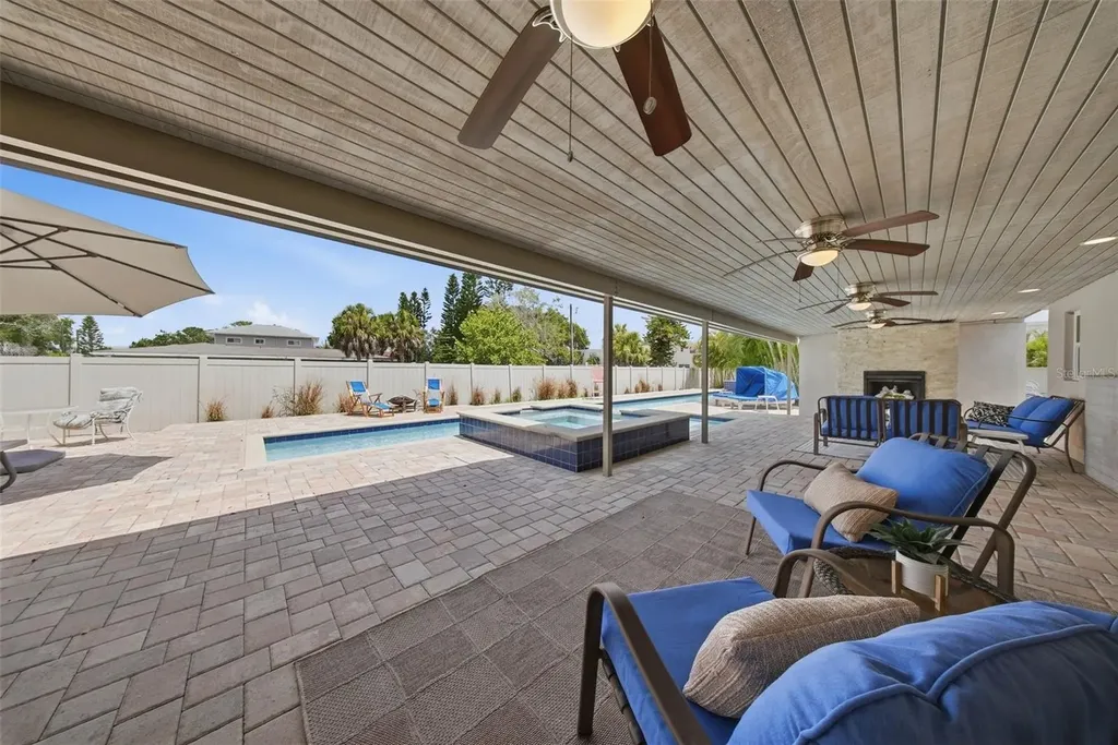 7039 Hibiscus Avenue S South Pasadena FL 33707