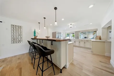 7039 Hibiscus Avenue S South Pasadena FL 33707