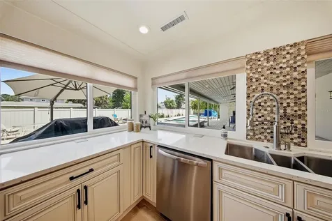 7039 Hibiscus Avenue S South Pasadena FL 33707