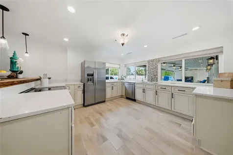 7039 Hibiscus Avenue S South Pasadena FL 33707