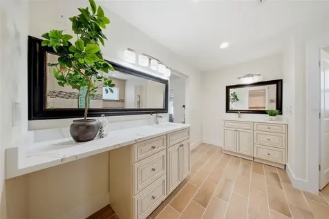 7039 Hibiscus Avenue S South Pasadena FL 33707