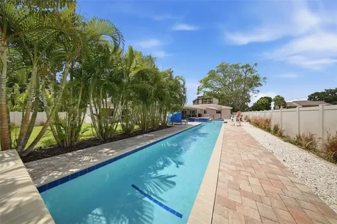 7039 Hibiscus Avenue S South Pasadena FL 33707