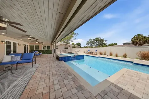 7039 Hibiscus Avenue S South Pasadena FL 33707