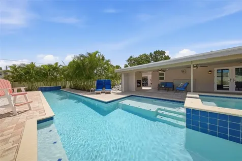 7039 Hibiscus Avenue S South Pasadena FL 33707