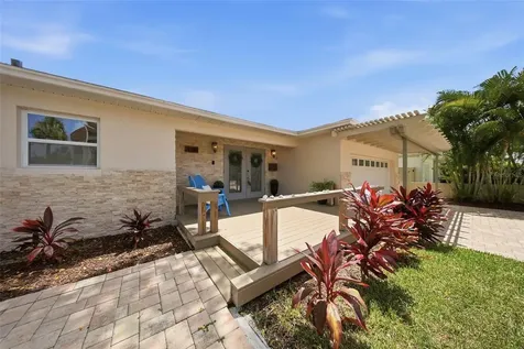 7039 Hibiscus Avenue S South Pasadena FL 33707