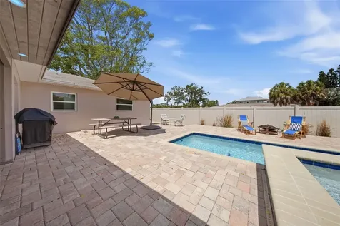7039 Hibiscus Avenue S South Pasadena FL 33707