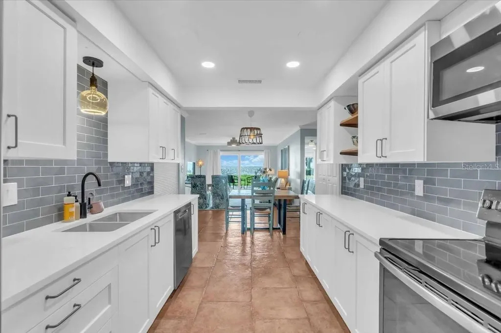 7300 Sunshine Skyway Lane S St Petersburg FL 33711