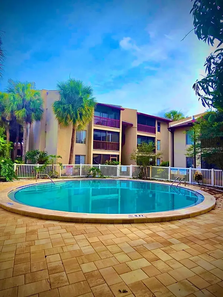 8605 Huron Court Tampa FL 33614