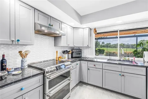 6113 45th Street W Bradenton FL 34210