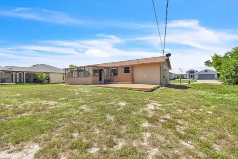 528 Magnolia Avenue NW Port Charlotte FL 33952