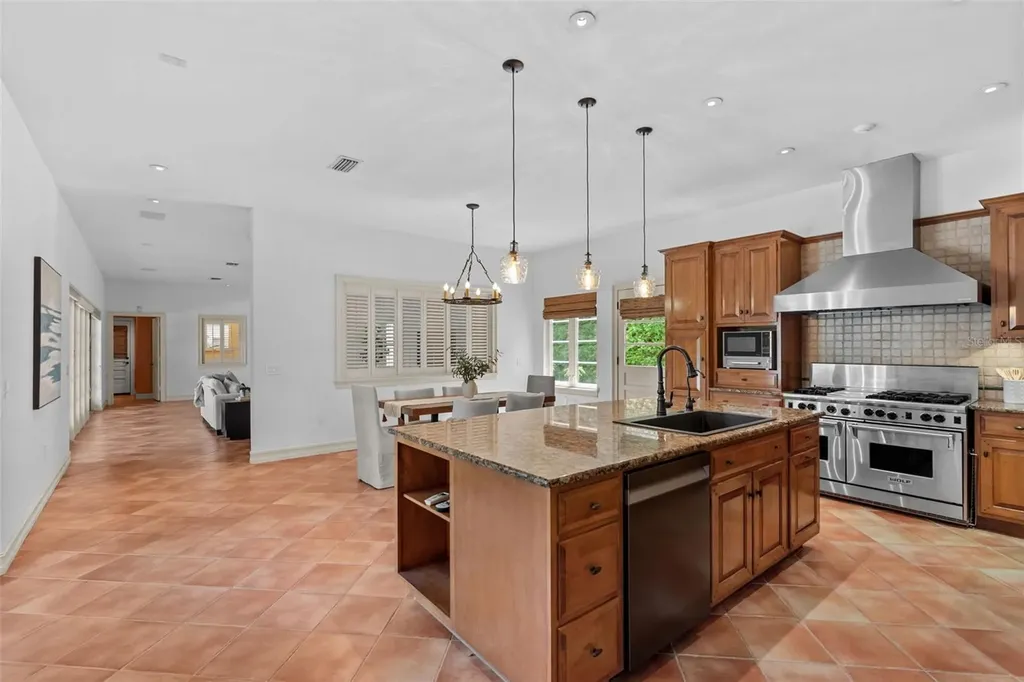 4803 W Woodmere Road Tampa FL 33609