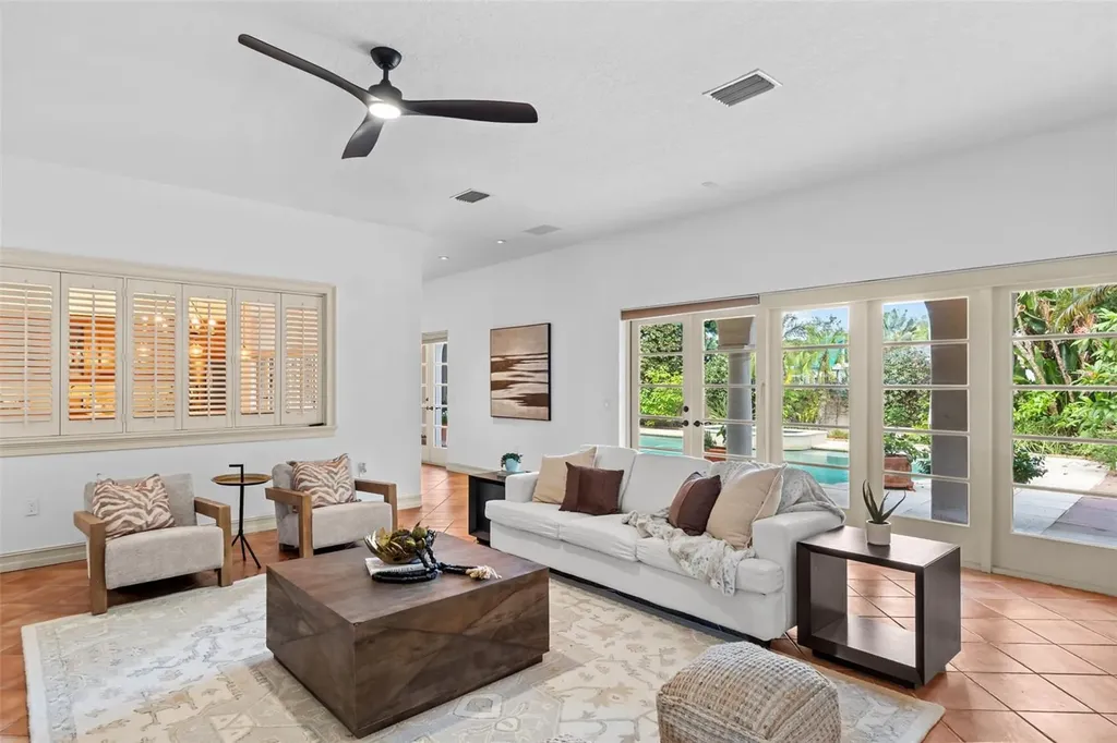 4803 W Woodmere Road Tampa FL 33609