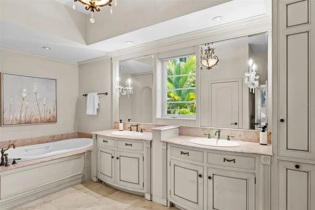 4803 W Woodmere Road Tampa FL 33609