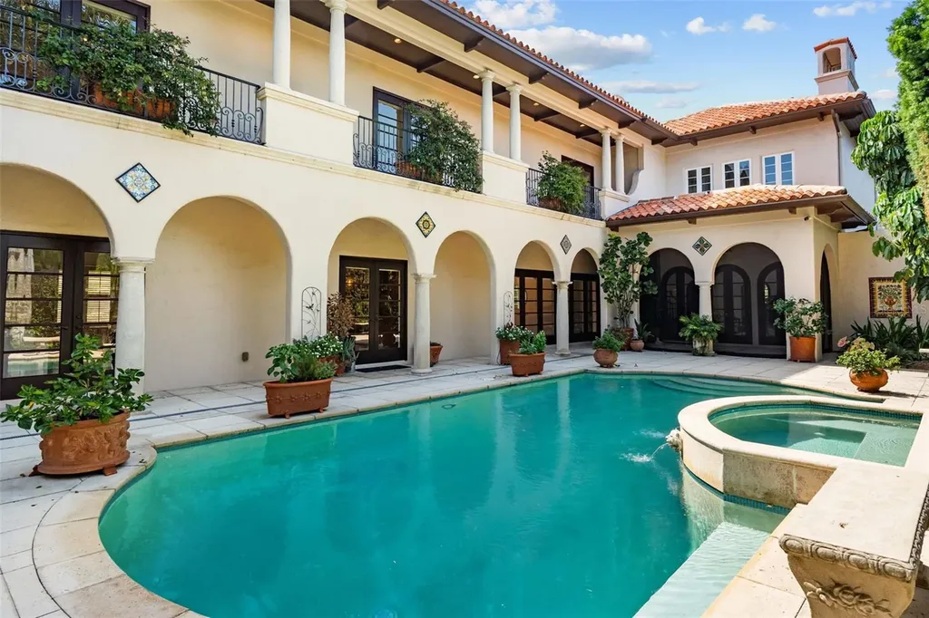4803 W Woodmere Road Tampa FL 33609