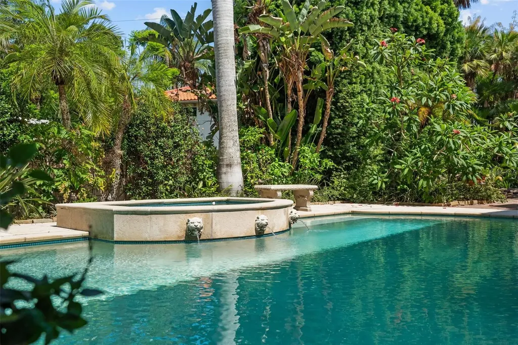 4803 W Woodmere Road Tampa FL 33609