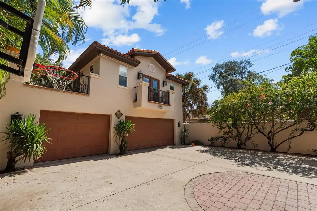 4803 W Woodmere Road Tampa FL 33609