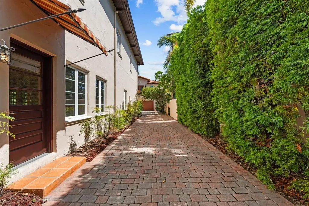 4803 W Woodmere Road Tampa FL 33609