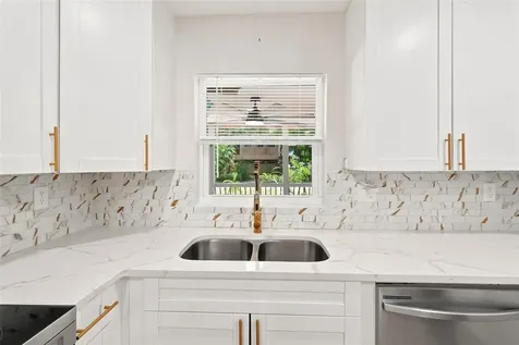 6691 56th Avenue N St Petersburg FL 33709