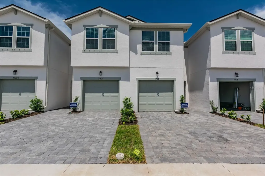 19309 Blue Pond Drive Lutz FL 33558