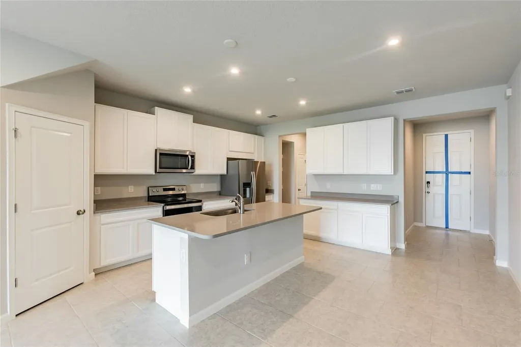 19309 Blue Pond Drive Lutz FL 33558