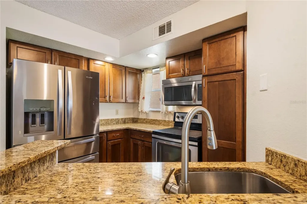 4512 Commander Drive Orlando FL 32822