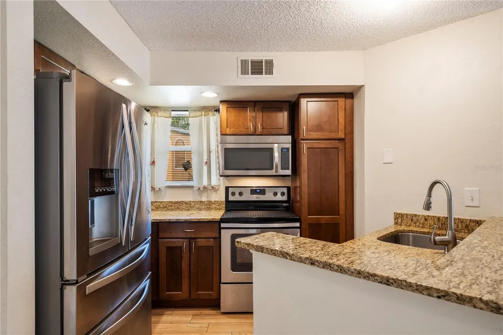 4512 Commander Drive Orlando FL 32822