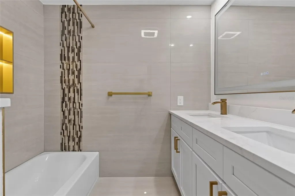 12114 Rhonda Terrace Seminole FL 33772