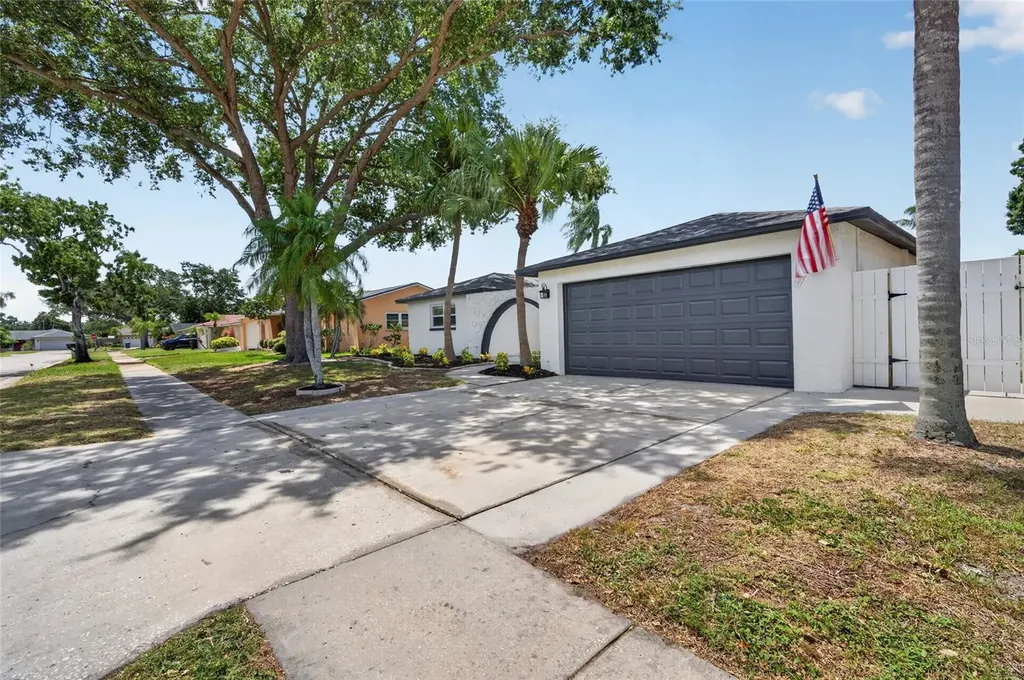 12114 Rhonda Terrace Seminole FL 33772