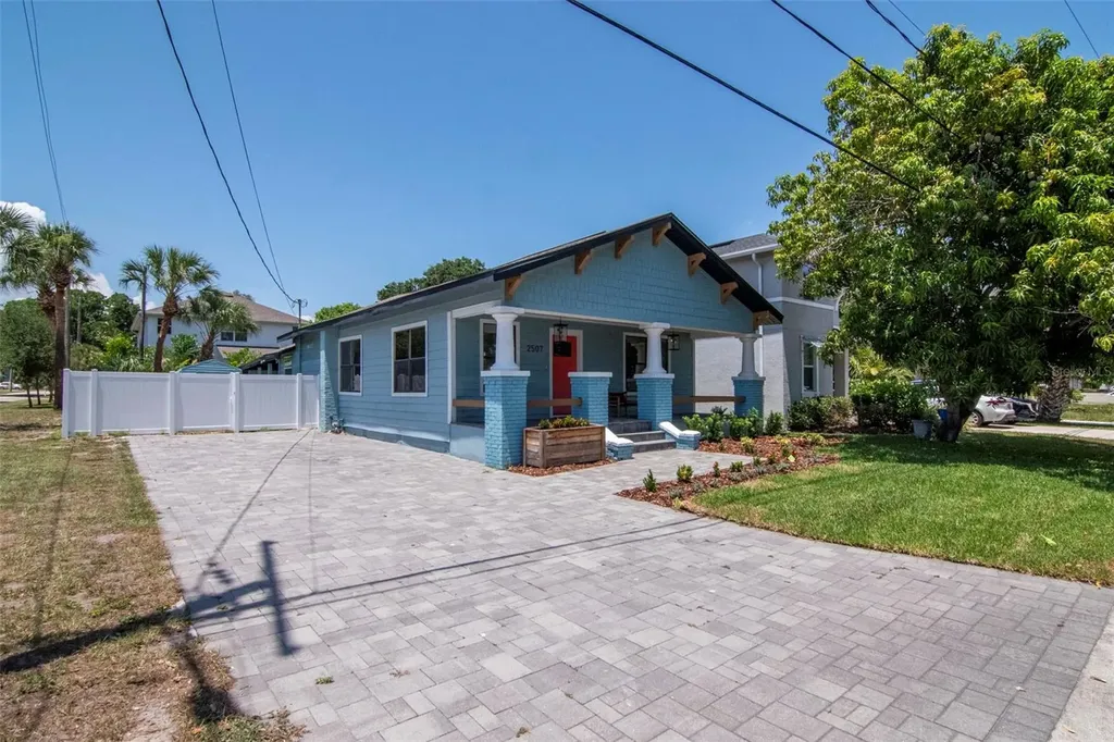 2507 W Gray Street Tampa FL 33609