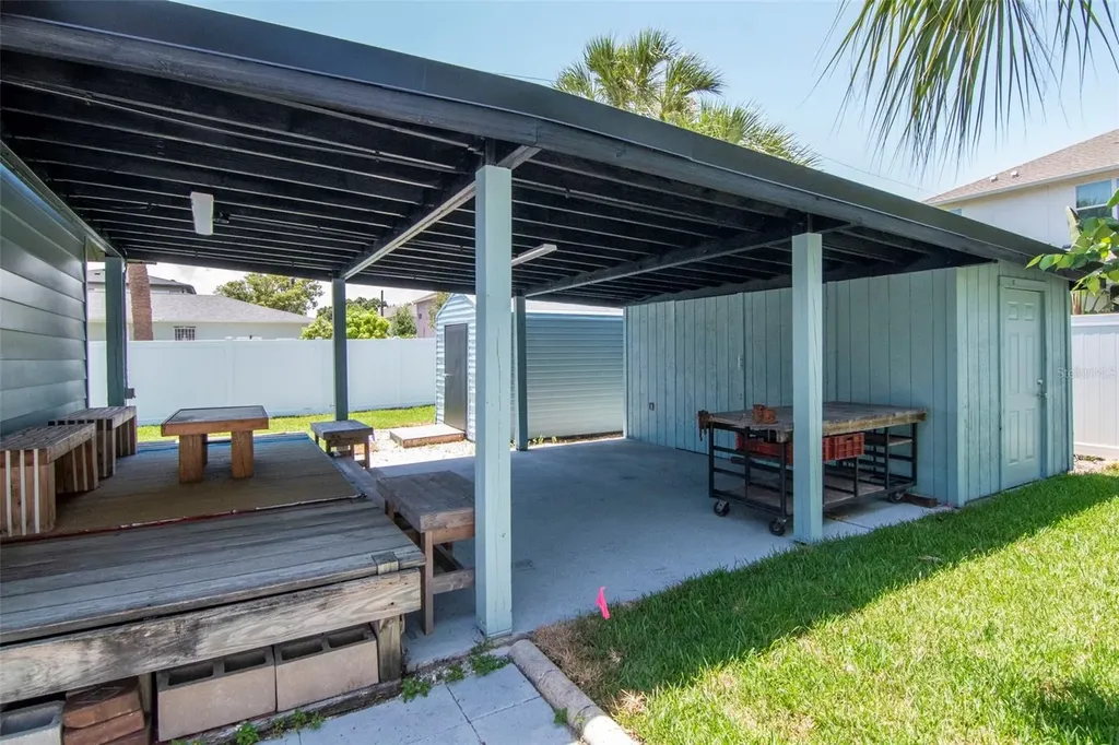 2507 W Gray Street Tampa FL 33609