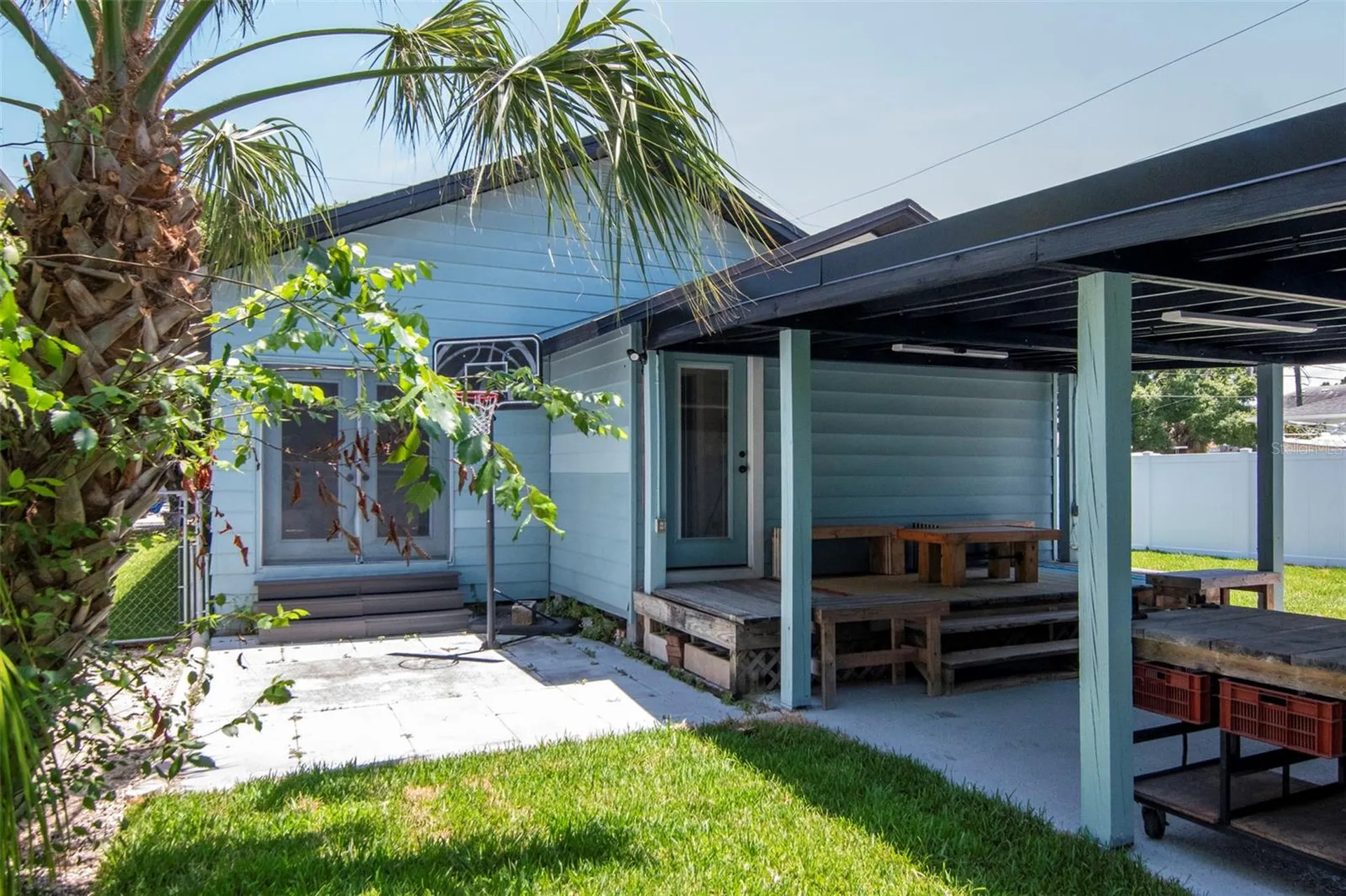 2507 W Gray Street Tampa FL 33609
