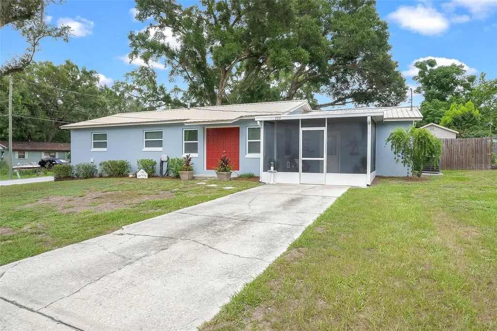 709 Cindy Avenue Fruitland Park FL 34731