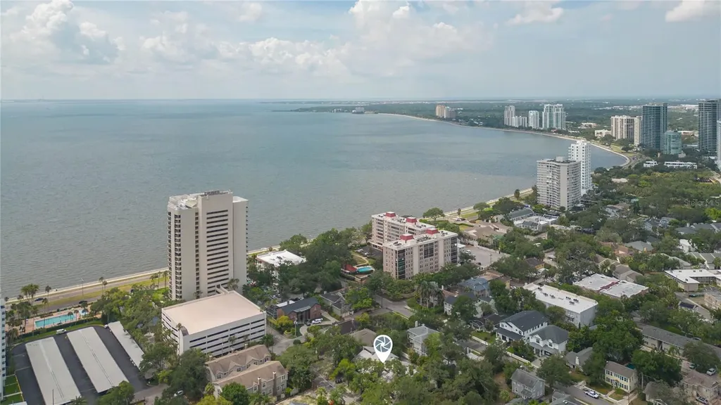 1511 S Bay Villa Place Tampa FL 33629