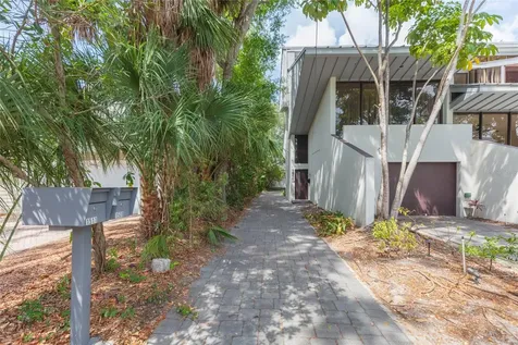 1511 S Bay Villa Place Tampa FL 33629