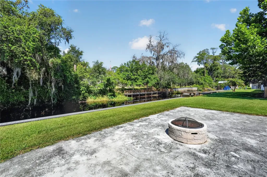 1330 S Shore Drive St Cloud FL 34771
