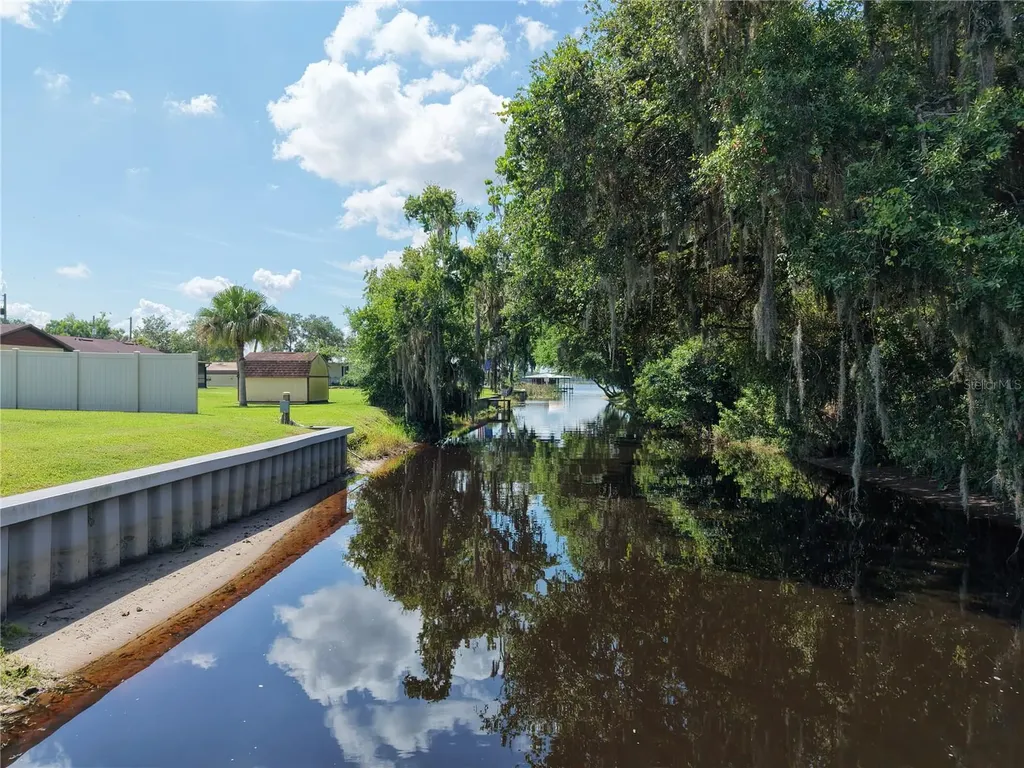 1330 S Shore Drive St Cloud FL 34771