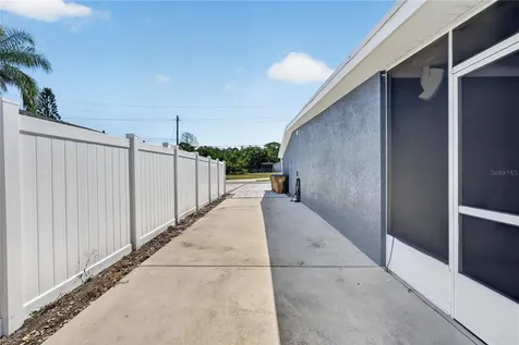 1330 S Shore Drive St Cloud FL 34771