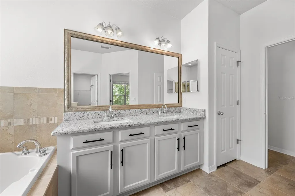 15814 Starling Water Drive Lithia FL 33547