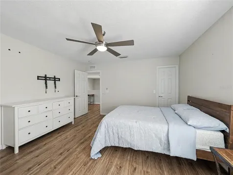 4414 67th Avenue Circle E Sarasota FL 34243